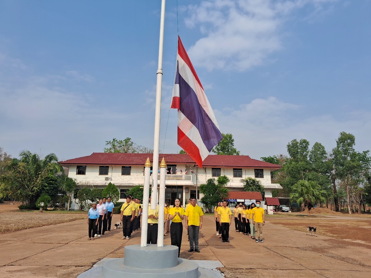 ภาพกิจกรรมเคารพธงชาติและร้องเพลงชาติไทย ในวันจันทร์ ที่ 4 เดือนมีนาคม พ.ศ. 2567